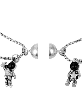 情侣磁吸宇航员项链相520礼物