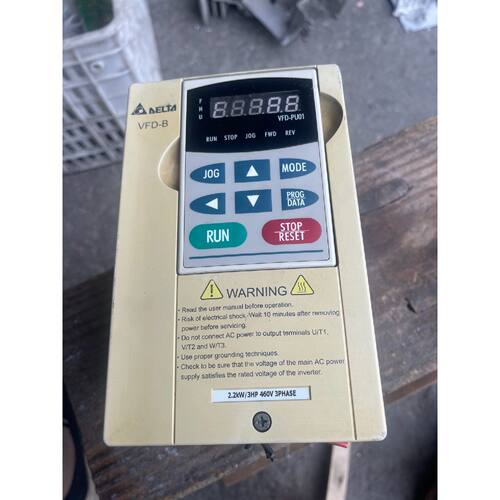 台达变频器VFD022B43B2.2KW380V成色如图