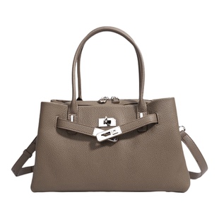 2026年早春百搭通勤上班简约高级感单肩斜挎真皮女包凯丽包手提包