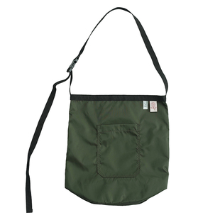 todaynowind 圆筒薄款尼龙斜挎包 便捷魔术贴开口纯色休闲水桶包