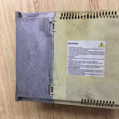 议价三菱驱动器MR-J2S-200B-PY135U055故障机