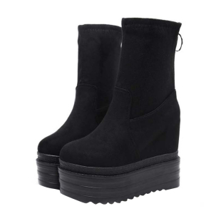 坡跟小仙女短靴2025新款百搭内增高松糕鞋超高跟绒面防水台马丁靴