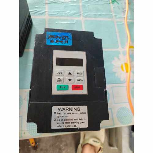 〔议价-可维修〕德弗DV300-2015-T变频器 220V输入输出 1.5