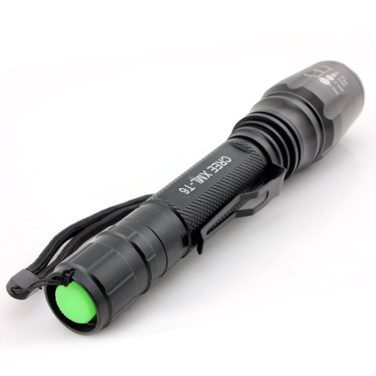 强光变焦T62节18650手电筒LED可照明户外远射加长调焦骑行