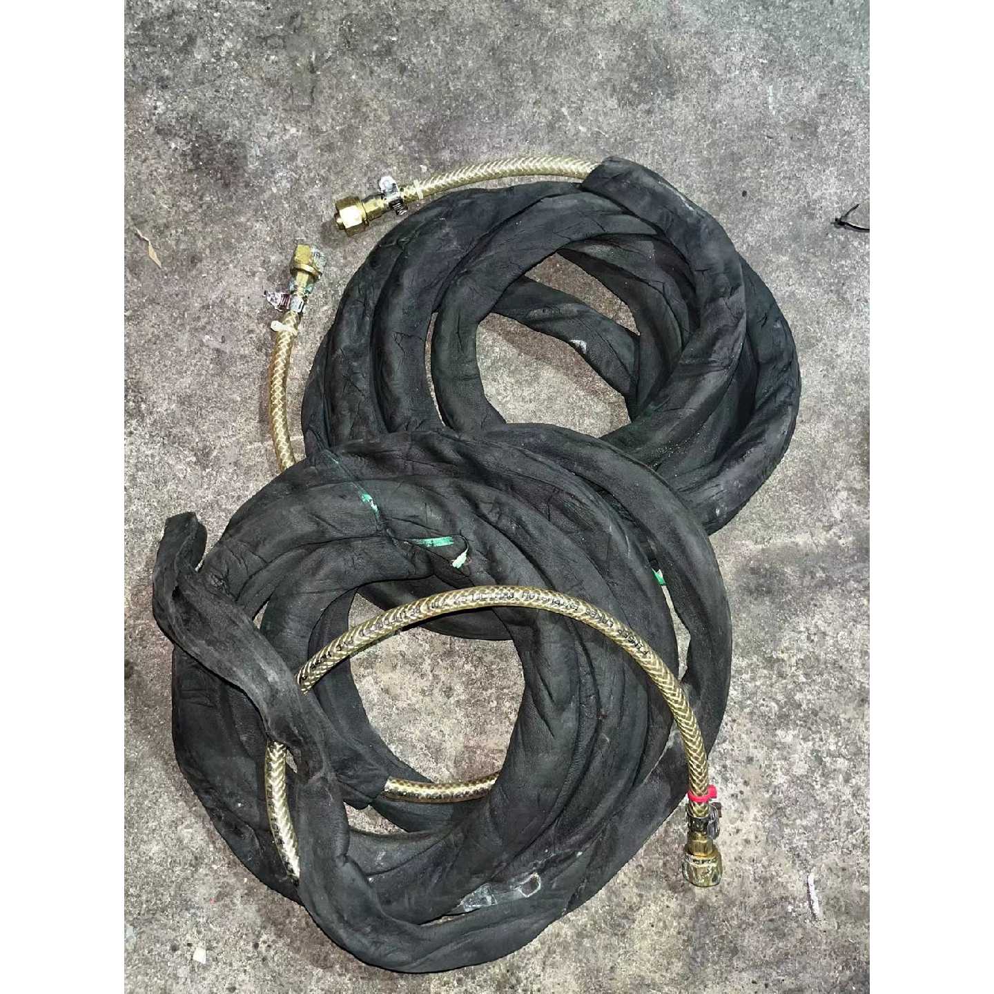 议价进口液压油管，仓库货处理，成色不错，看材质是进口的，一条
