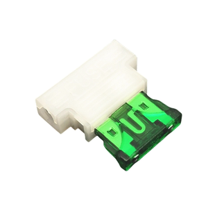 中号旗形端子保险丝座插件盒带白色外壳汽车氙气灯保险丝盒1A-50A