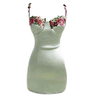 韩系早秋甜辣系穿搭宽松显瘦露肩印花连帽白色上衣高腰蛋糕裙套装