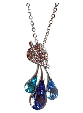 铜镀白金项链多彩水钻孔雀吊坠