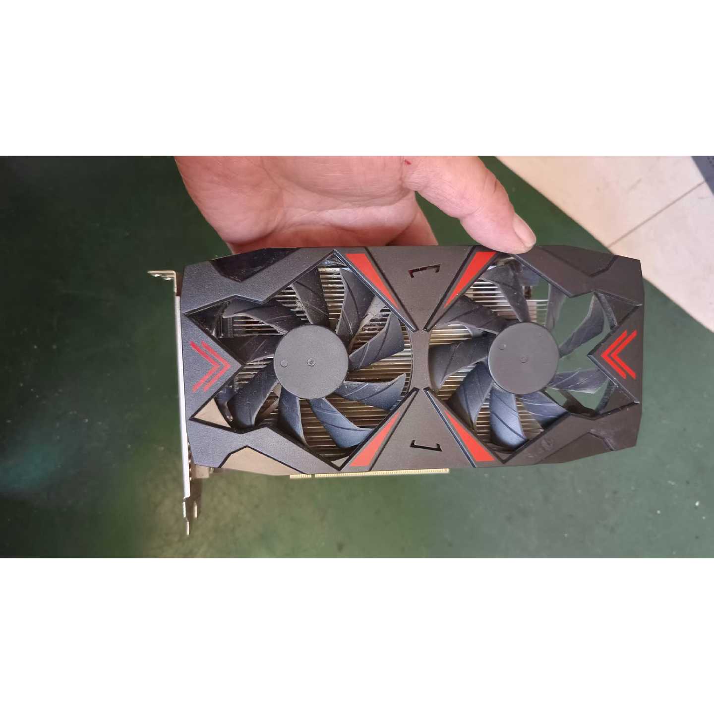 议价gtx960 2g,显卡成色不错,功能正常使用,就是风扇有一
