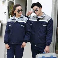 Короткие голубые куртки на сером и вниз (не -демолирование)