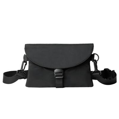 斜挎包男包日系休闲小背包信封包