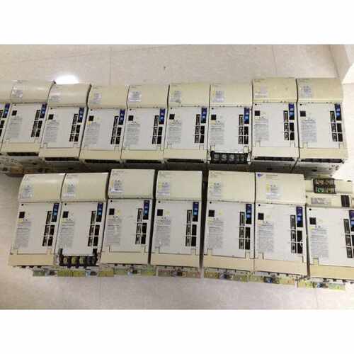 议价安川主轴变频器控制器CIMR-M5N20115-XXXX VS-656MR5系列