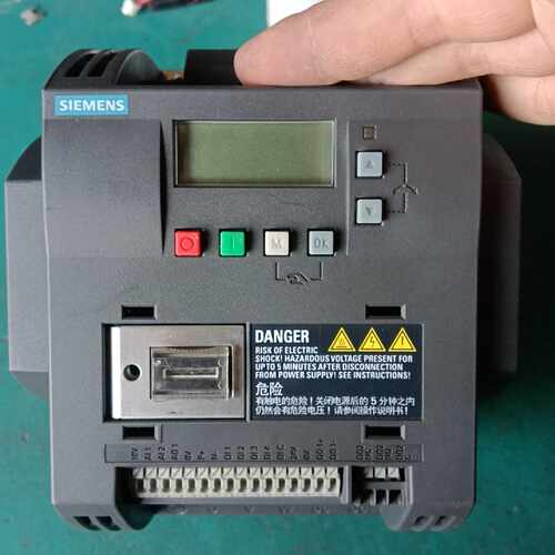 议价3814#，4KW380V，V20变频器，带滤波，型号维修