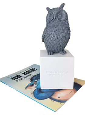 样板间男童衣橱鞋帽服饰滑板摆件