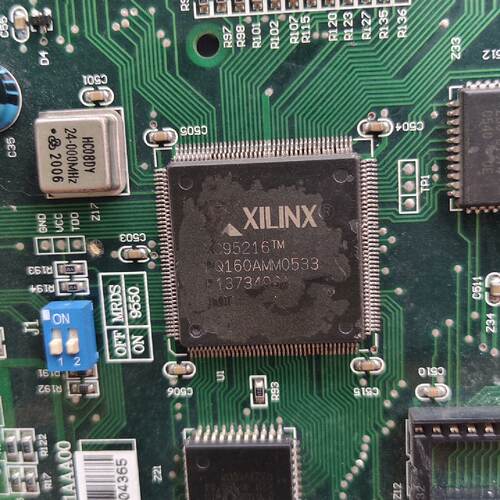 询价-带板芯片XiLiNX，ⅩC95216-FQ160AMM，只有