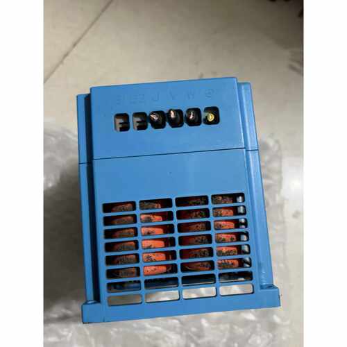 议价众辰变频器Z24007R5GYHD7.5KW三相380维修