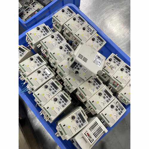 〔议价-可维修〕台达400W 200W 变频器 VFD004L21A V