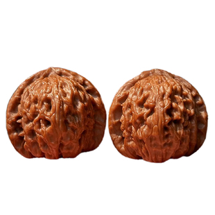 山中玉白狮子头文玩核桃精品三角白闷尖球白盘手把件男女士收藏级