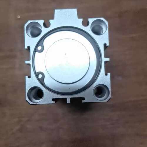 议价晟烁气缸 SXR40-10 工厂备件，成色几乎，表面