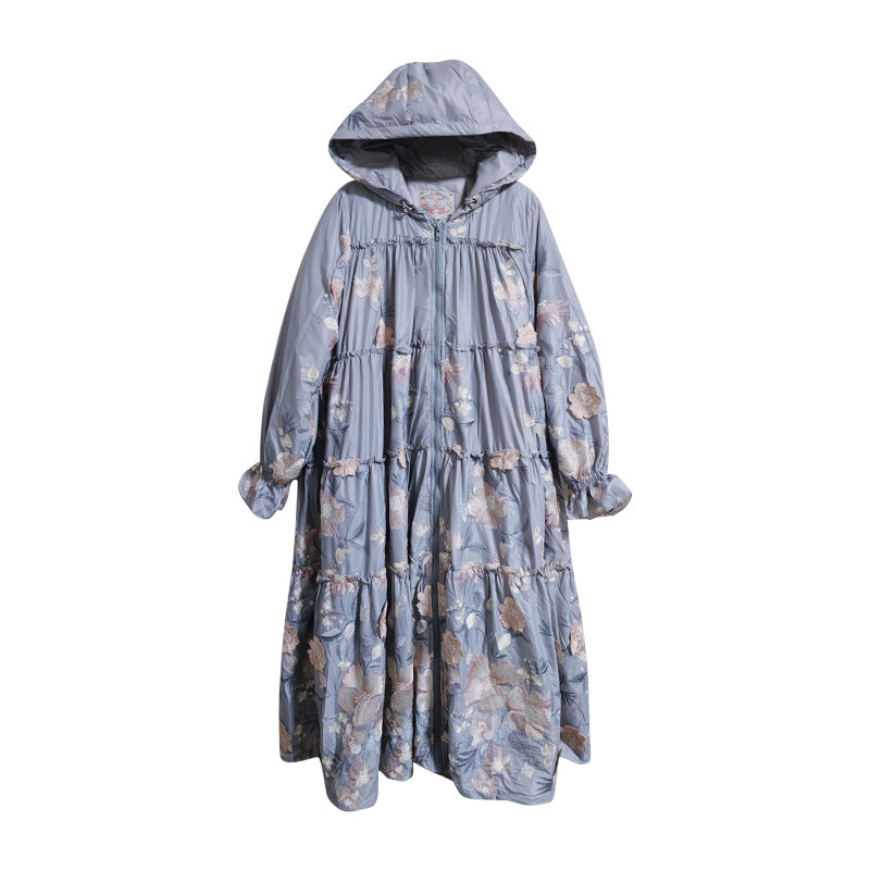 立体刺绣长款白鸭绒羽绒服