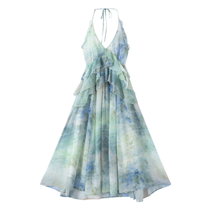 三亚海边度假沙滩裙绝美海岛旅游拍照穿搭绿色挂脖连衣裙大摆长裙