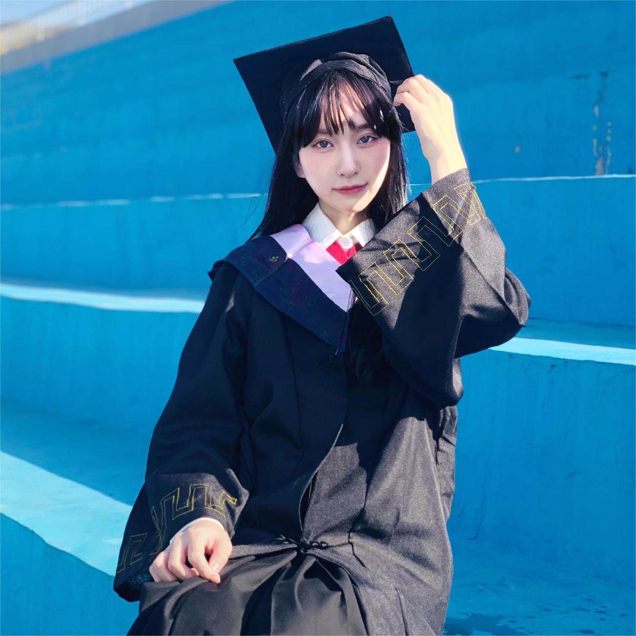 学士服大学生男女毕业礼服博士学位袍工科文科医科研究生拍照衣服