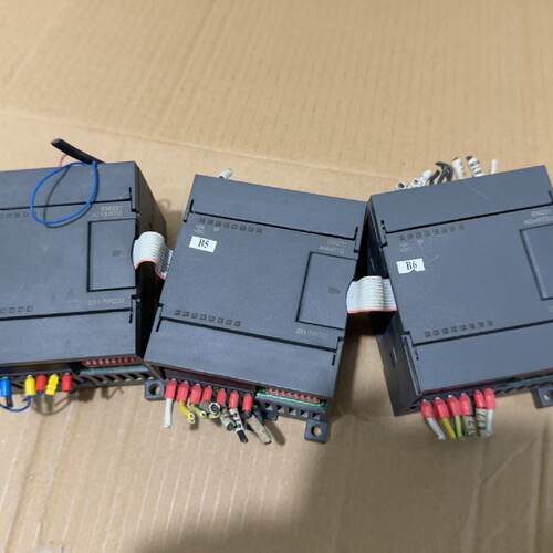 询合信EM231 PLC模块，型号231-7PC32，两个