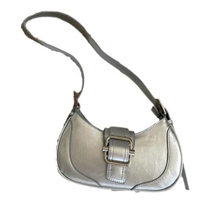 你会喜欢的银色腋下包~单肩包