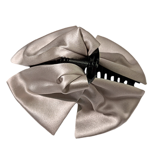 真丝蝴蝶结发夹女高级感2026新款高端鲨鱼夹饱满后脑勺三角抓夹大