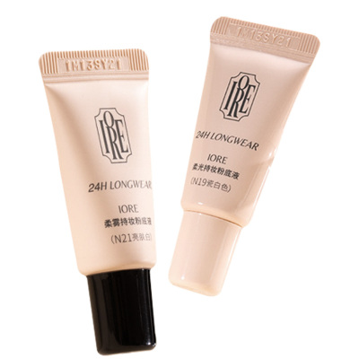 IORE粉底液中样帖持妆自然细腻