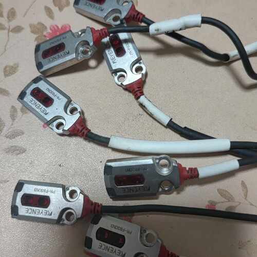 溢价-基恩士  PR-FB30N3 光电传感器，件，，