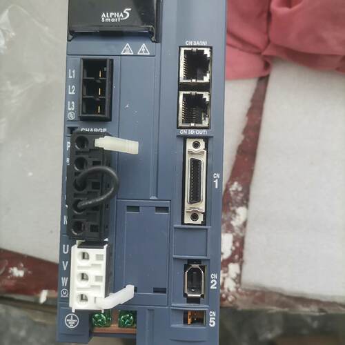 溢价-RYH152F5-VV2伺服驱动器，功率1.5KW，实物