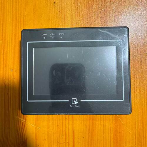 询威纶通MT8050i触摸屏，型号V2WV，功能完好。外观成色