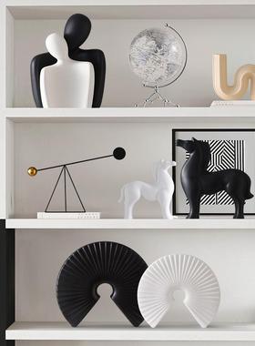 现代简约黑白抽象艺术摆件客厅玄关柜办公室书柜新房里家居装饰品