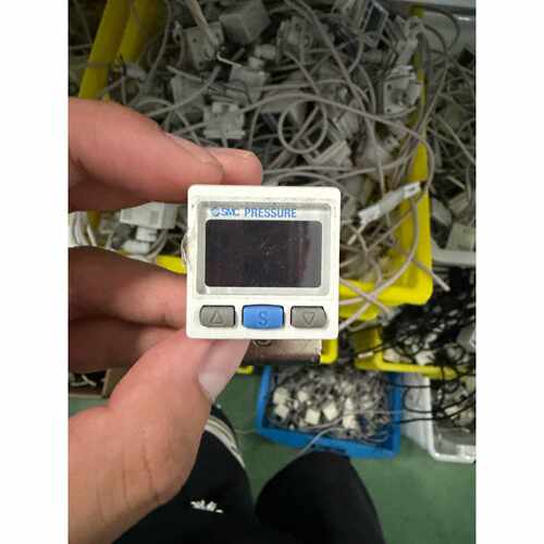 议价SMC压力开关ZSE30AC6LNM1224VDC维修