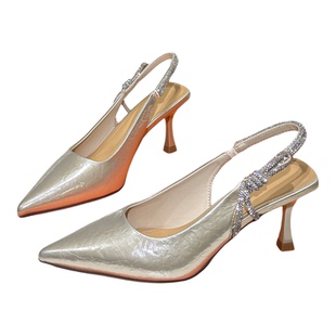 丹行道金色尖头细跟水钻包头凉鞋女2026新款性感名媛风后空高跟鞋