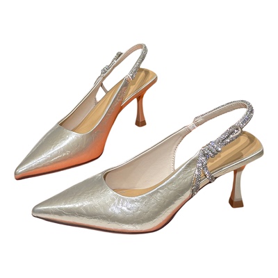 丹行道金色尖头细跟水钻包头凉鞋