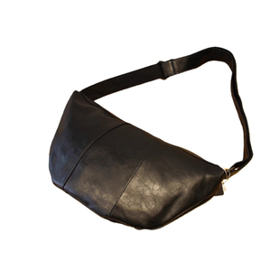 Three-Box日韩复古饺子包男士斜挎包黑色皮质单肩包大容量休闲包