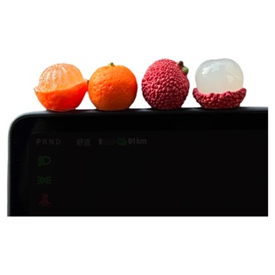 大橘大荔车载中控台摆件顺顺荔荔水果汽车荔枝新年年味车载装饰贴