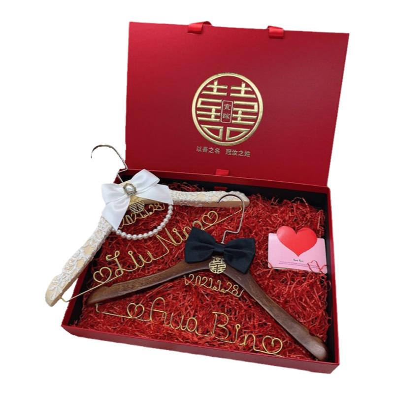 定制婚纱蕾丝复古珍珠衣架创意结婚礼物礼品实木衣架送闺蜜摆件