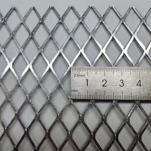 镀锌小钢板网菱形冲压格网1.25米宽装 饰阳台防鼠护汽车挡网过滤芯