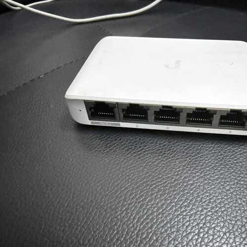 溢价-UBNT UFI USW-Flex-Mi 5口千兆交