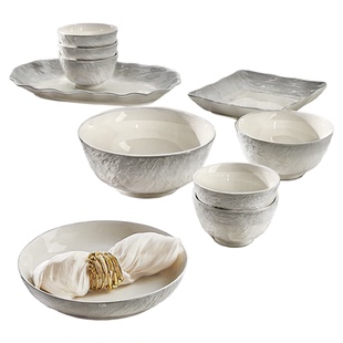 高级感碗碟套装家用新年新款碗筷乔迁新居碗盘轻奢餐具釉下彩碗具