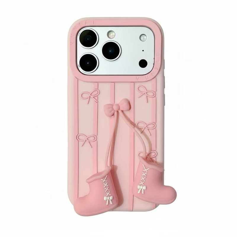 甜美可爱少女粉色条纹蝴蝶结雪地靴iPhone手机壳适用于苹果13/14/15/16/17吊坠韩风16pro防摔保护套17