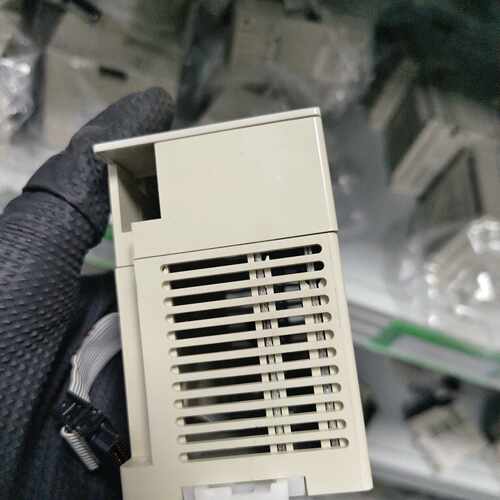 议价PLC模块，FX3U-4AD，，正常实适用
