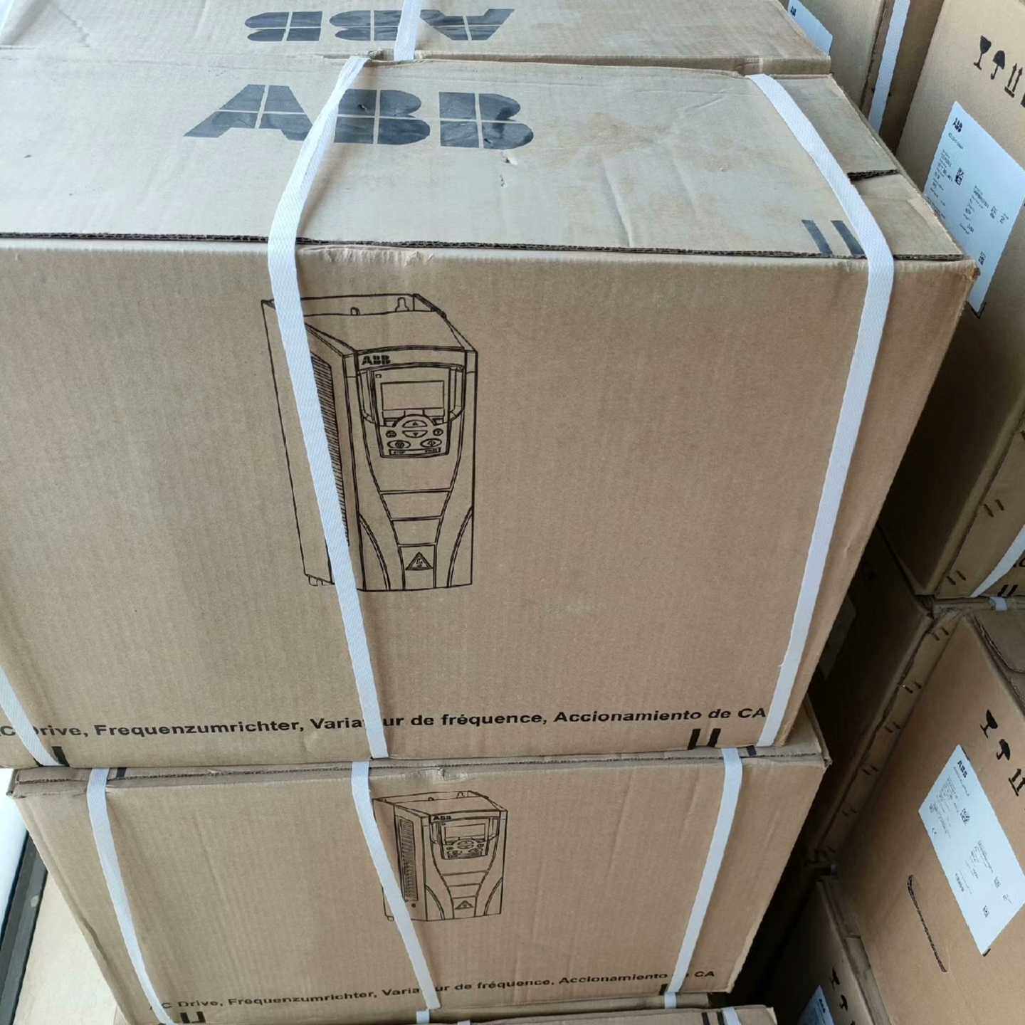 【议价】变频器 ACS510-01-025A-4 /1.1/7适用