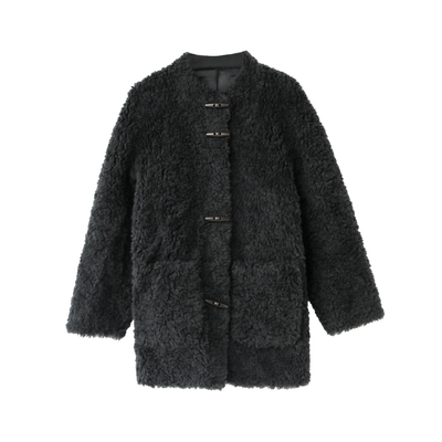 牛角扣羊羔毛外套皮毛一体大衣