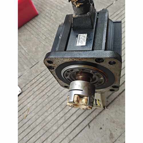 询价安川伺服电机，SGMGH-30ACA61.   2900W.