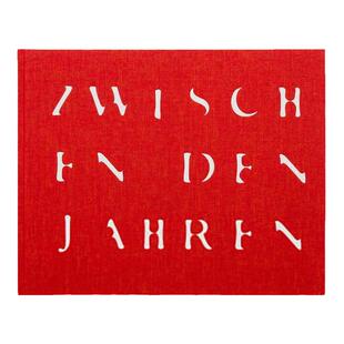 预售 【签名版】Loba摄影新人奖得主Valentin Goppel: Zwischen Den Jahren时间的缝隙 原版艺术摄影书籍 艺术摄影 华源时空