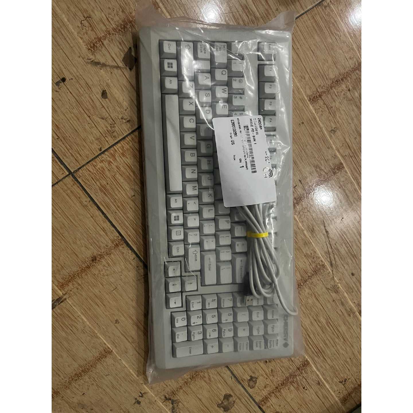 樱桃工业机械键盘MX 1800 USB